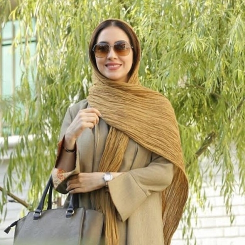 ئافره‌ت له‌ نێوان شووكردن و خوێندن دا . . . .  ژیان سوڵتان مزوری